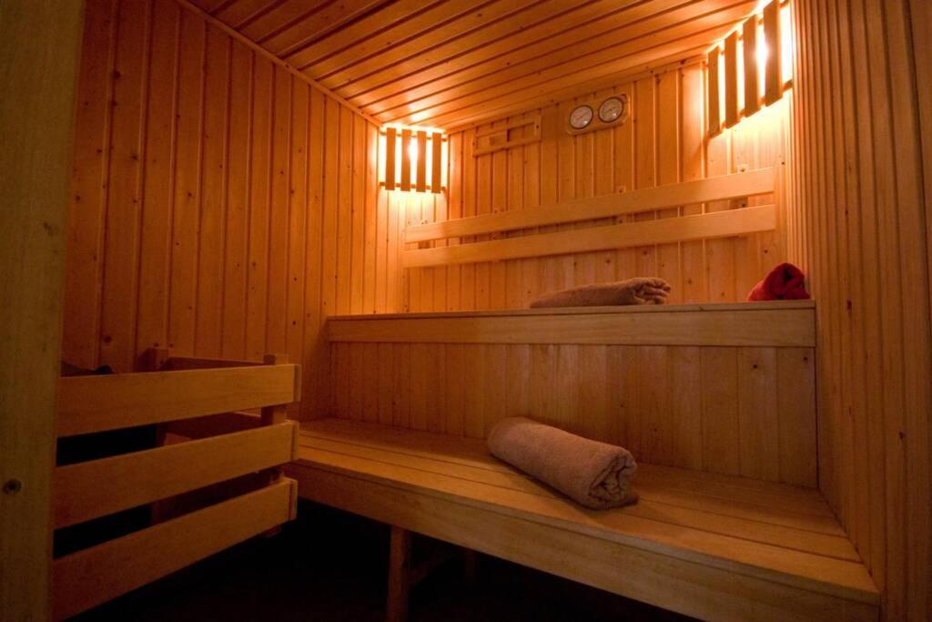 树梢水疗小屋 格里姆斯比 外观 照片